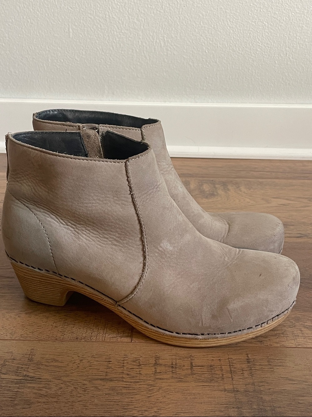 Dansko Women’s Maria Block Heel Boots Size 40